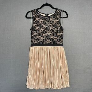 Holiday Party M Sleeveless Pleated Black Lace Nude Contrast Fit Flare Hoco